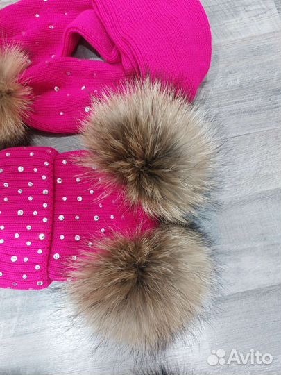 Шапка с кристаллами Сваровски и натуральным мехом