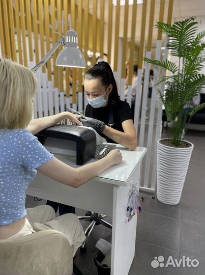 Сдам место мастеру маникюра