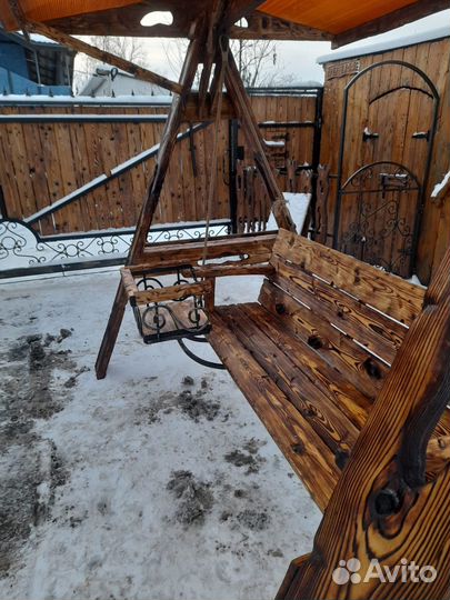Садовые качели из дерева