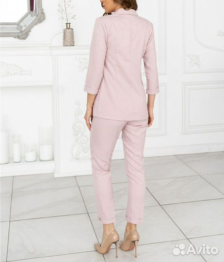 Брючный костюм новый