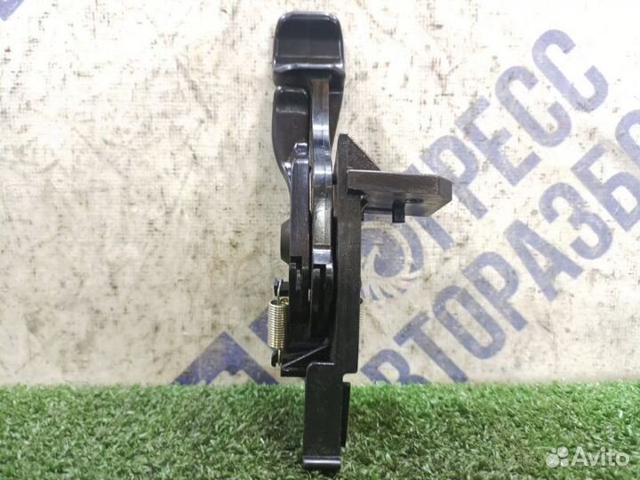 Ручка открывания багажника Toyota Mark X седан 2.5