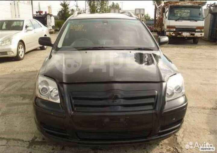 Решетка радиатора тте Toyota Avensis