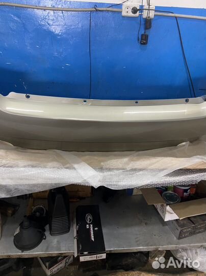 Продаю задний бампер лада калина универсал