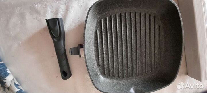 Большая антипригарная сковорода-гриль 2828 см