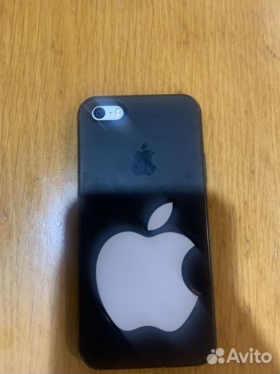 Телефон iPhone se 1