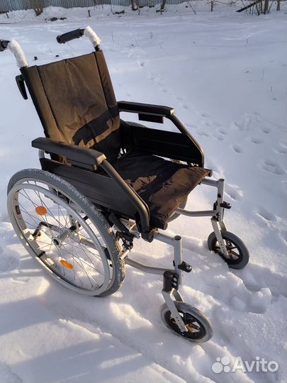 Инвалидное кресло-коляска Ortonica Base 195