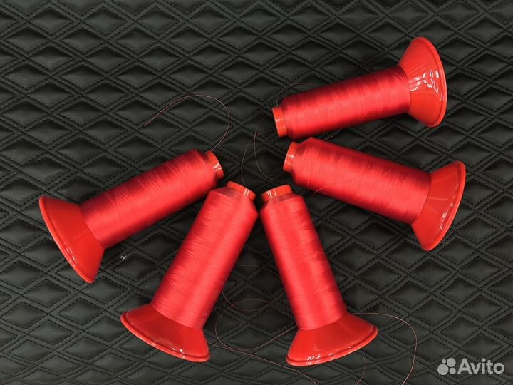 Стеганая экокожа черная красная нитка