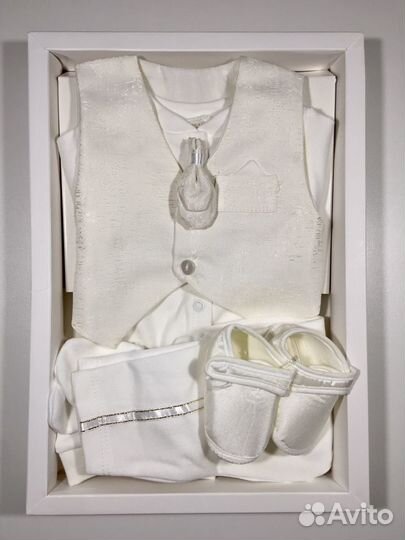 Набор на выписку «Белый жилет» для мальчика