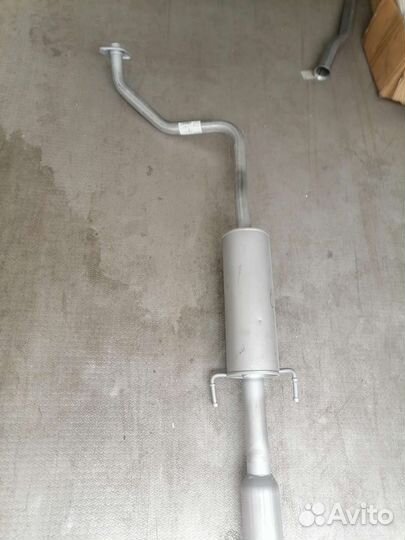 Приёмная труба с резонатором Тойота Приус