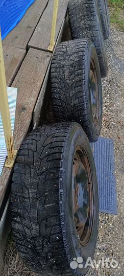 Hankook Winter I'Pike RS2 W429 215/65 R16 98T