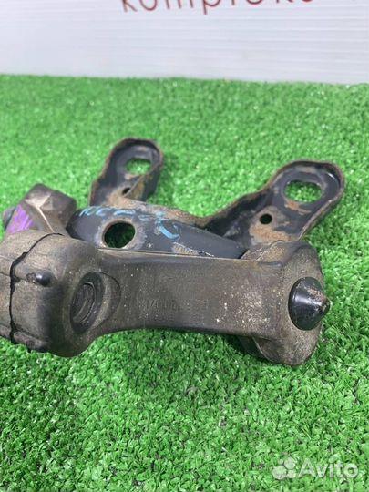 Кронштейн глушителя Audi A3 8P ccza 2009