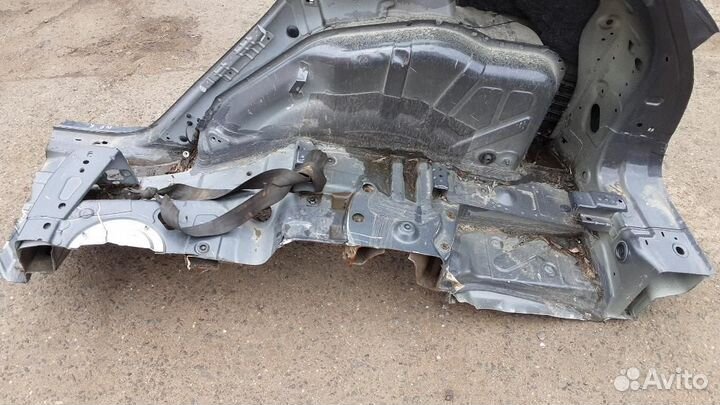 Крыло заднее правое Volkswagen Touareg