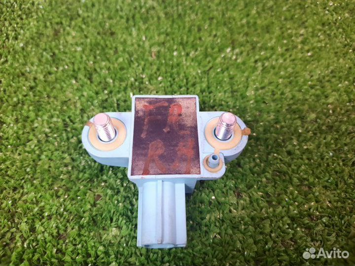 Датчик удара боковой Audi A6 C6 Quattro седан 3.2