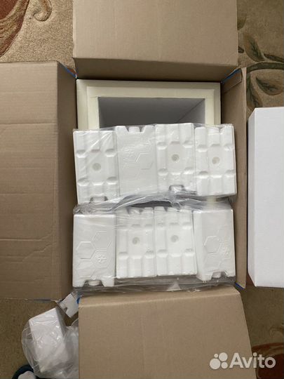 Термоконтейнер с аккумуляторами холода