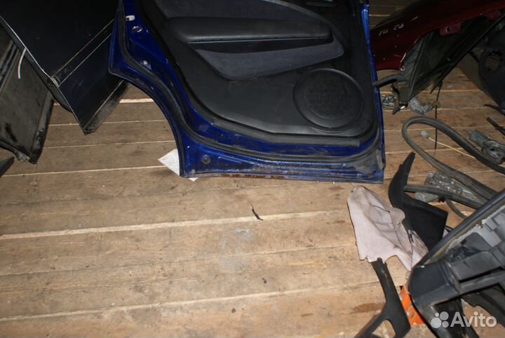 Задняя левая дверь Mitsubishi Outlander CU