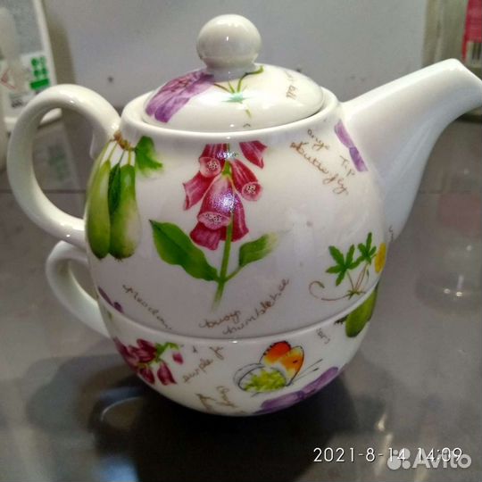 Набор чайник чашка стаканы по 200