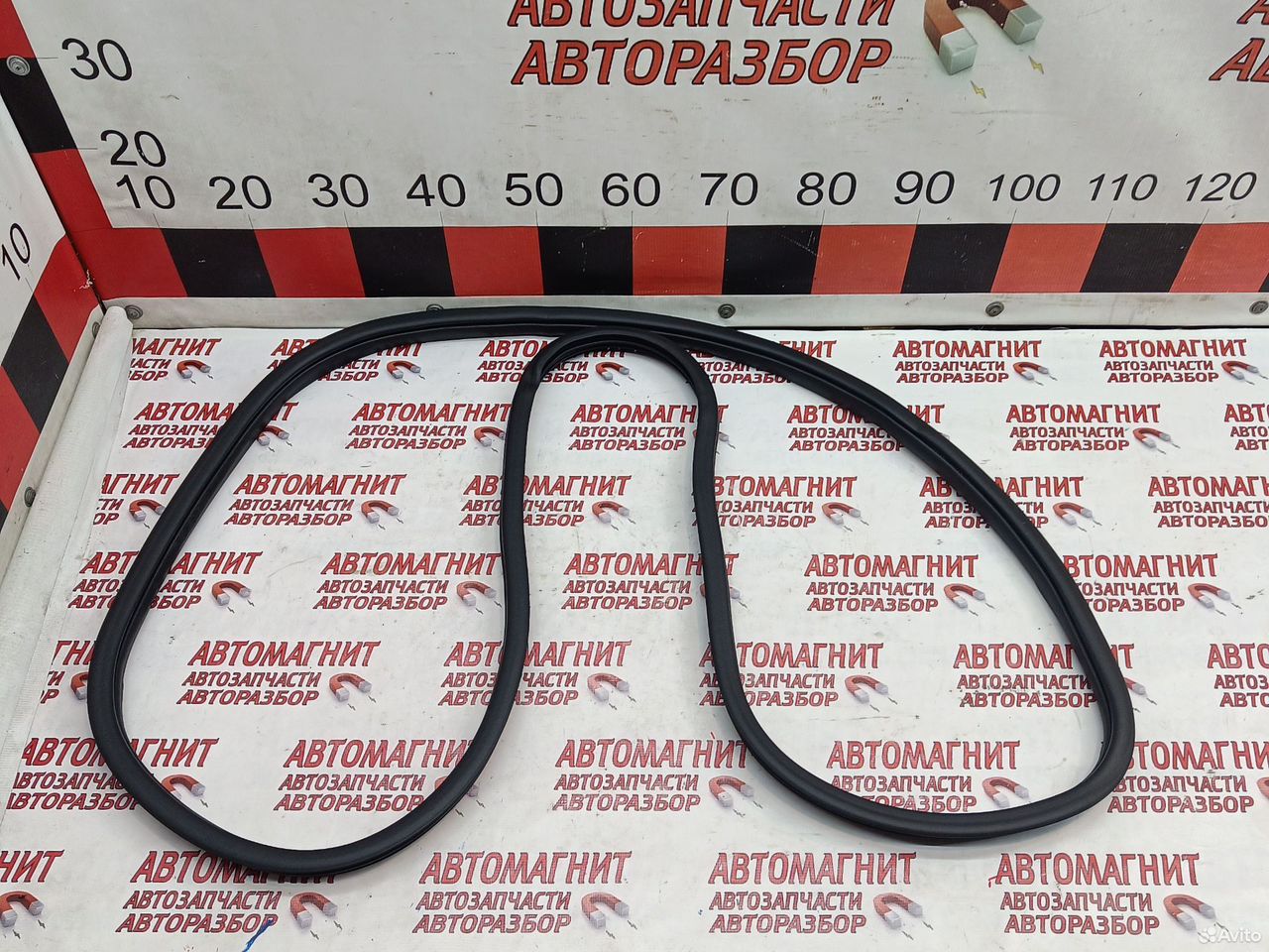 Уплотнитель двери задней левой Санта Фе 4 TM