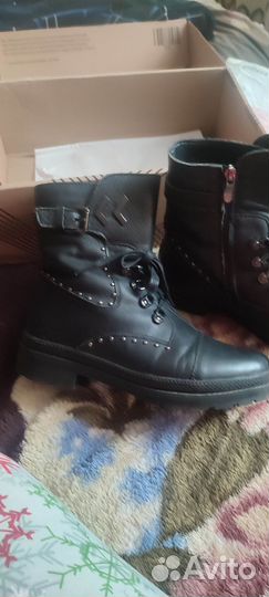Ботинки женские зимние 39 размер б/у