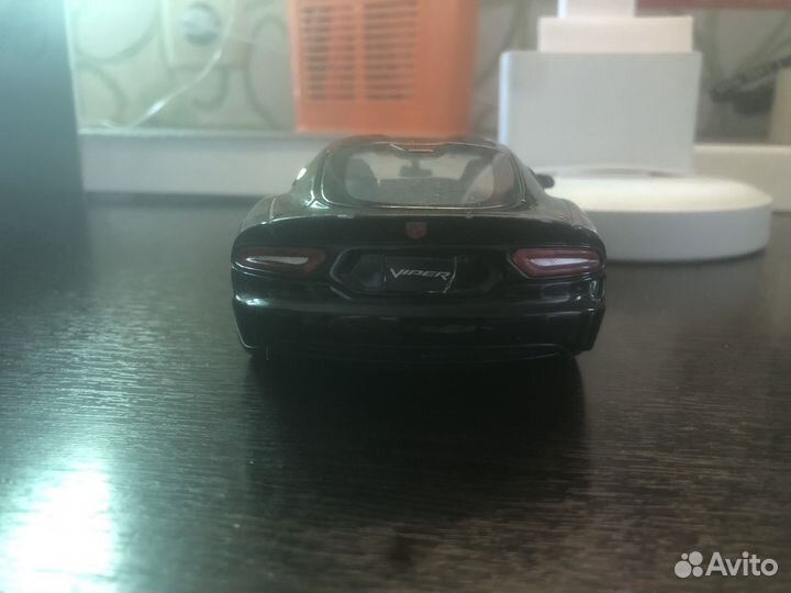 Машинка Dodge Viper