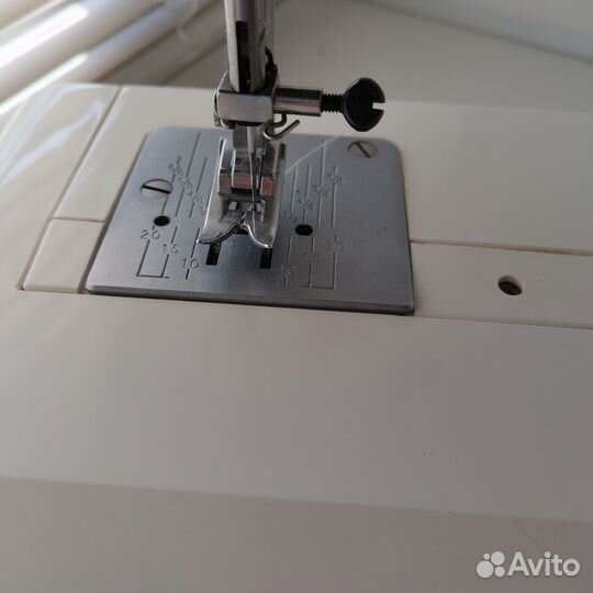 Швейная машина Janome 2252 бронь