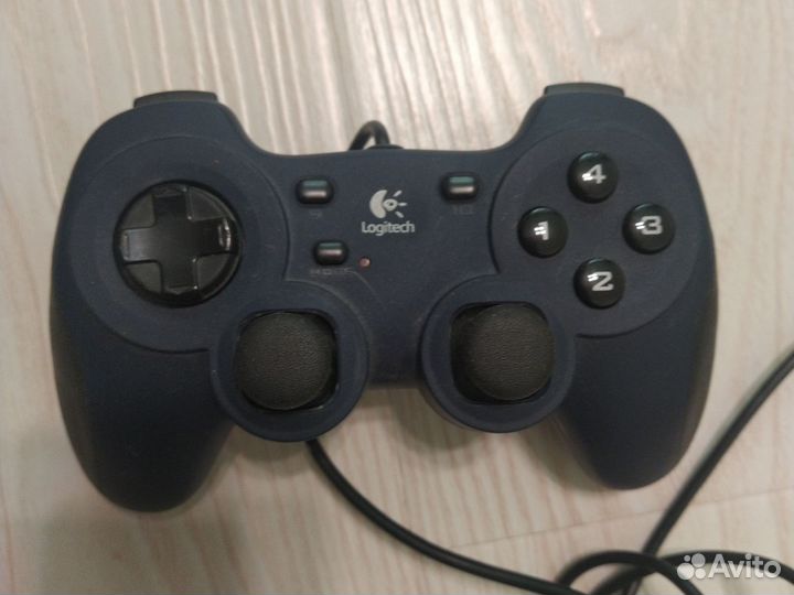 Геймпад Logitech Dual Action