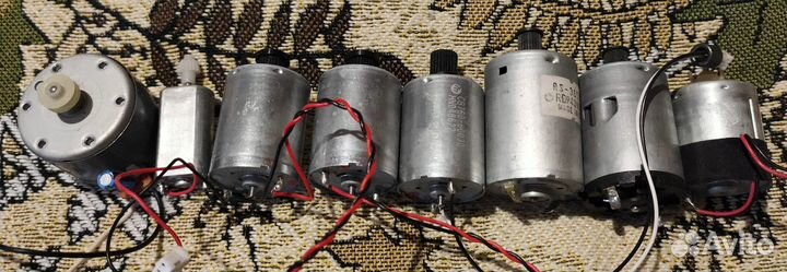 Двигатели коллекторные,19 штук, цена за все