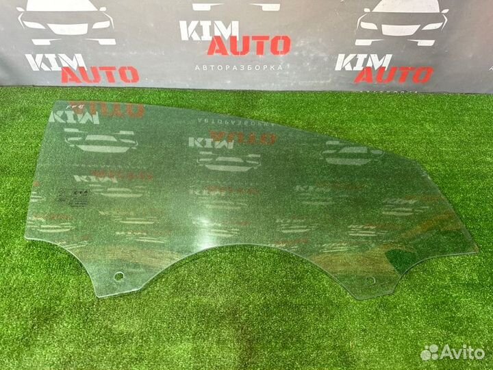 Стекло переднее правое Ford Focus 3 седан 2.0L