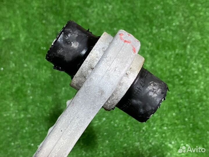 Рычаг задней подвески нижний задний правый