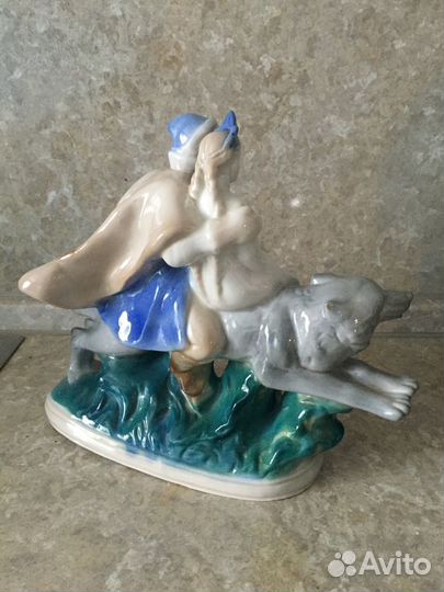 Статуэтка Иван царевич на сером волке