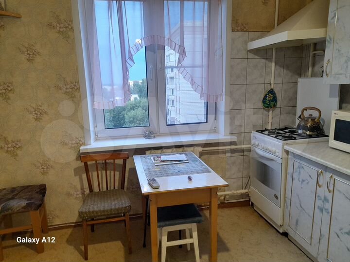 2-к. квартира, 50 м², 6/10 эт.