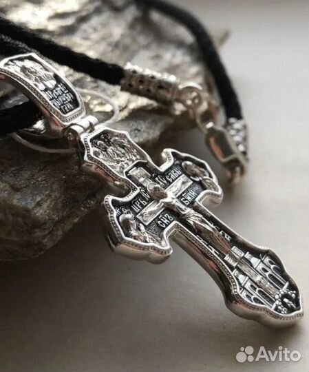 Крест и гайтан