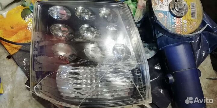 Задняя левая фара митцубиси аутлендер 2010 года