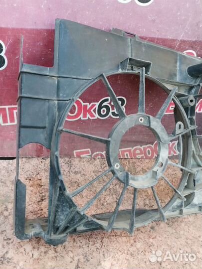 Диффузор вентилятора Toyota RAV4