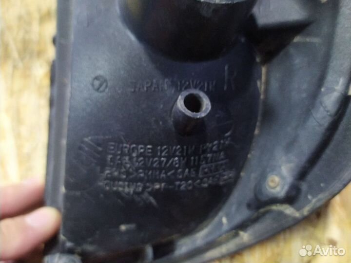 Поворотник правый Subaru forester 1999