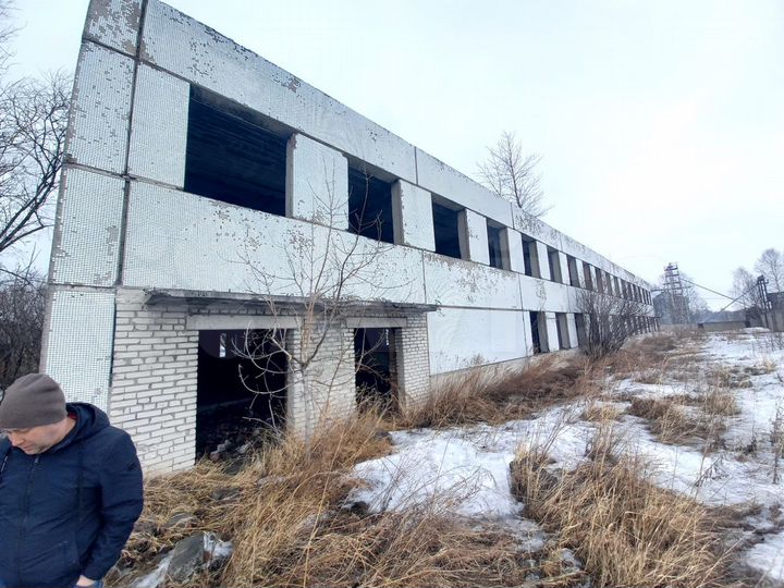 Здание, 2000 м²