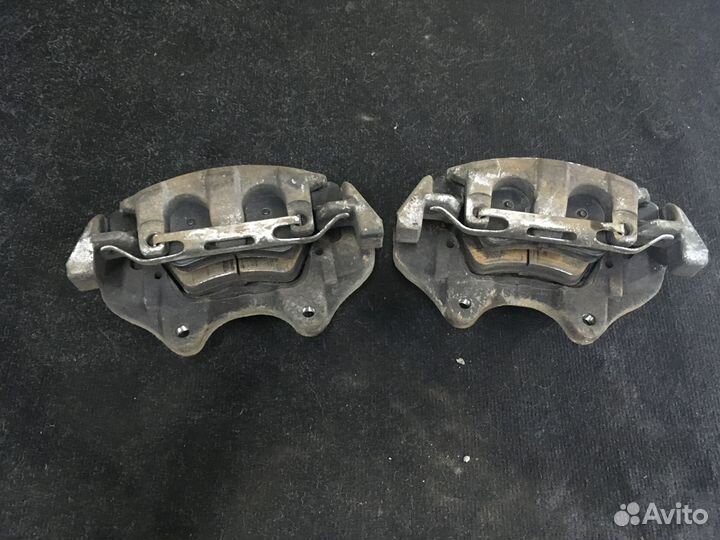 Тормозной суппорт передний Mercedes A1644202383