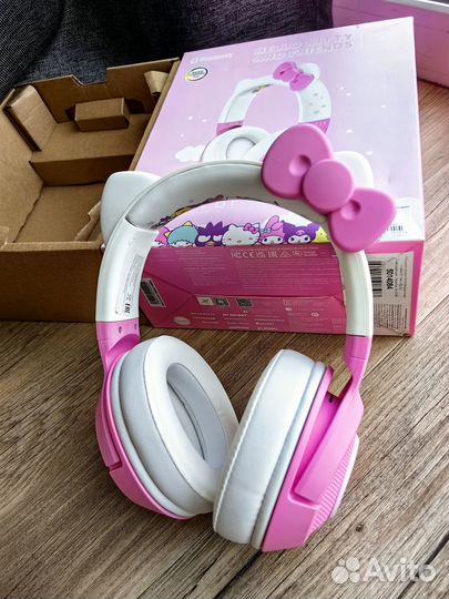 Razer Kraken BT Hello Kitty and Friends Edition, B