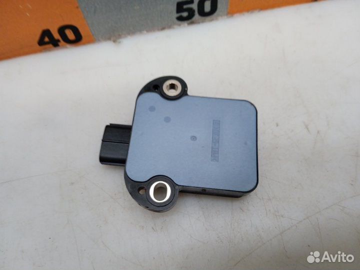 Датчик ускорения Nissan Patrol Y62 5.6 2010