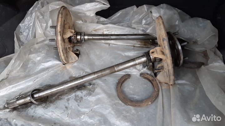 Продам левую и правую полуоси заднего моста Кайрон