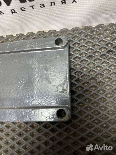 Кронштейн (крепление) Renault Premium 1629549