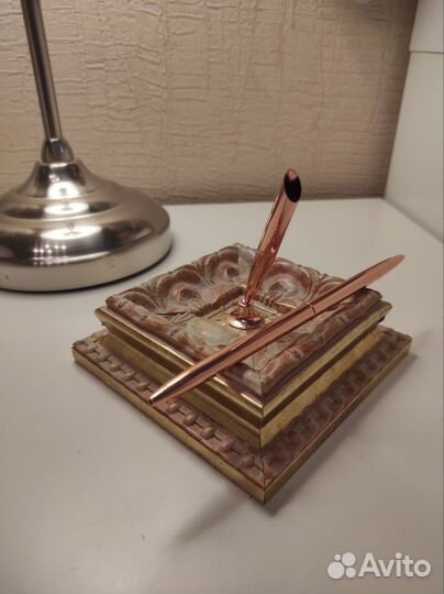 Ручка на ресепшен