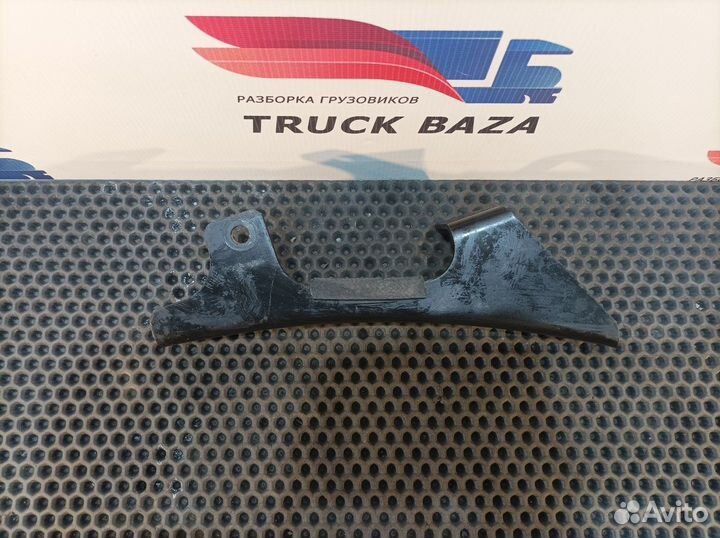 1673222 Кронштейн левого крыла левый Daf XF105