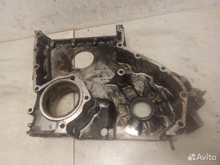 Крышка двигателя передняя