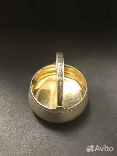 Серебряная сахарница
