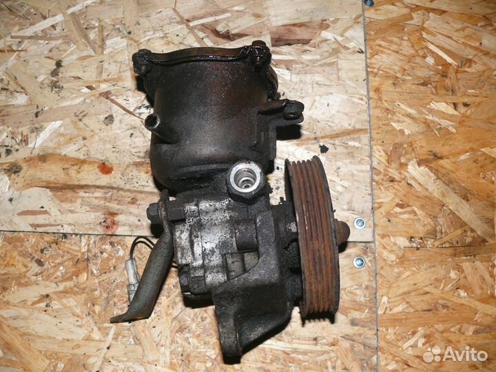 Насос гур Subaru Impreza 1999 г 1,8 л