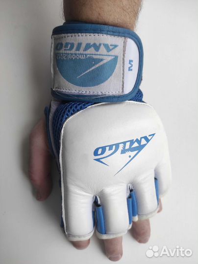 Перчатки для кикбоксинга