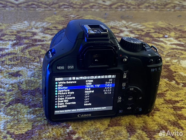 Зеркальный фотоаппарат canon 550d