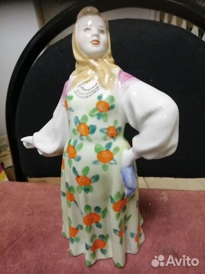 Статуэтка фарфор Дулево