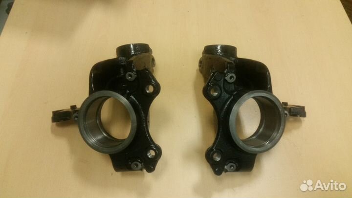 Кулак поворотный передний правый левый Поло