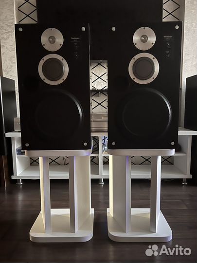 Подставки, стойки под акустику